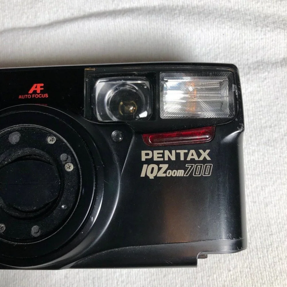 Pentax IQ Zoom 700 35mm film camera ***PARTS ONLY ***